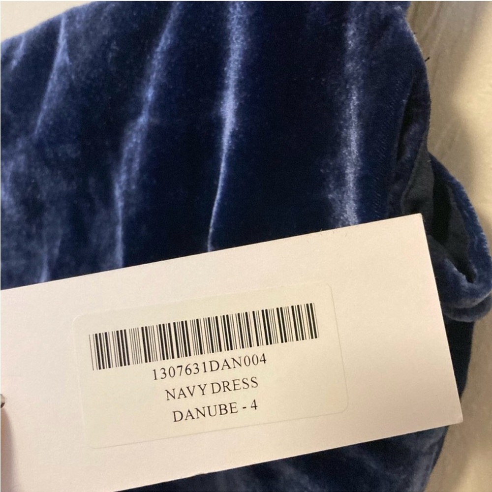 NWT Reformation Dress in Danube Velvet Size 4 - Picture 9 of 11